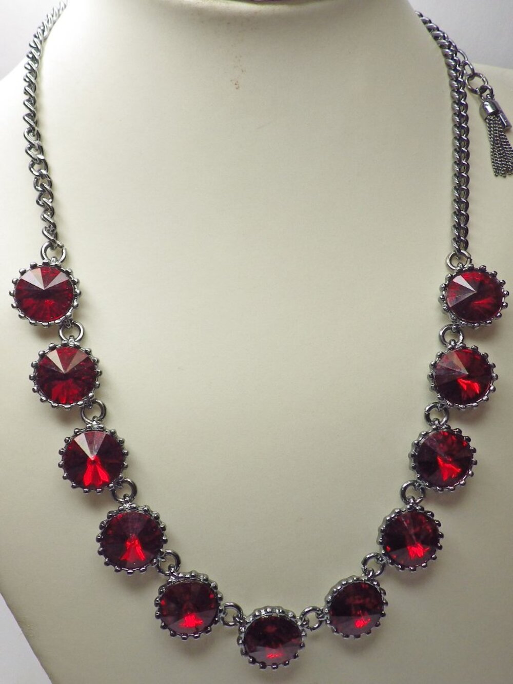 Simple Vera Wang Red Rhinestones Gun metal Necklace & Earrings 907G2